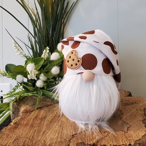 Cookie Gnome, Birthday Gnome, Donut Gnome, Cupcake Gnome, Spring Gnome, Farmhouse Gnome, Mantel Decor,Summer Gnome