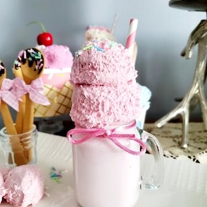 Fake Strawberry Milkshake: Mini Mason Jar, Tier Tray Decor