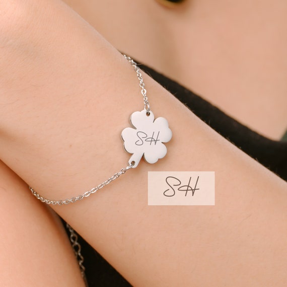 Clover outlet charm bracelet