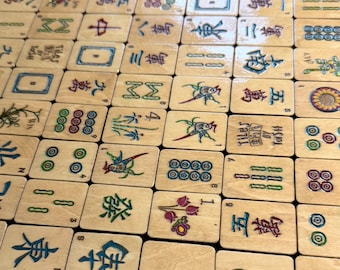 Complemento de fichas de Mahjong: frentes de fichas pintados a mano y comodines personalizados