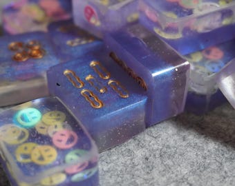 Riichi Mahjong Mini Travel-Sized Resin Tiles – Purple Shimmer with Gold & Iridescent Accents