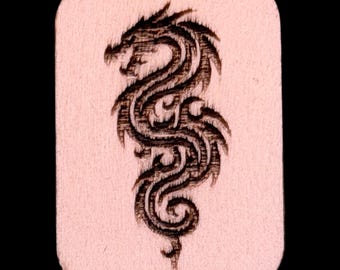 Dragón - Fichas de mahjong de madera grabadas a mano y personalizadas