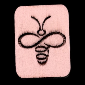 Engraved Bee - aangepaste houten mahjong-tegelset – verschillende maten en tegelvlakken