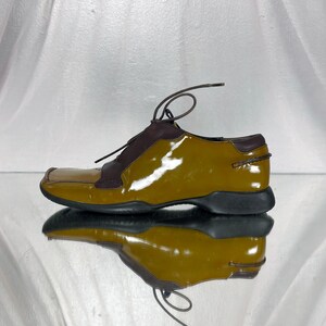 Prada FW 1999 patent leather lace up shoes in dark mustard with contrasting brown panel chunky sole sneakers | rare archive prada image 5