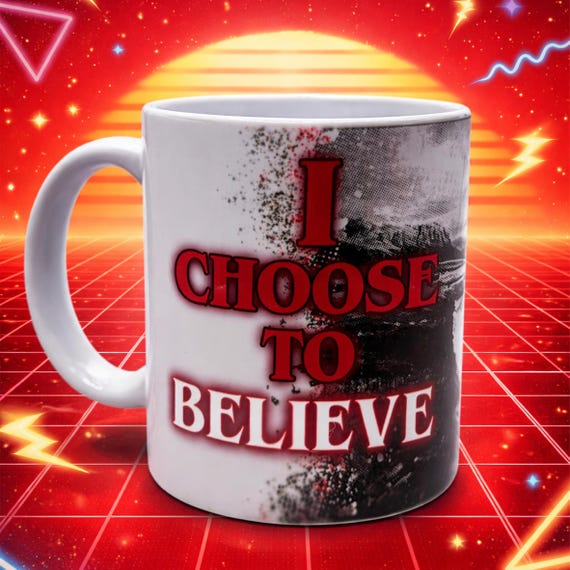 I Choose to Believe Mug – Retro Sci-Fi Coffee Mug, 80s Mystery Inspired Design, Dark Fantasy Horror Mug, Gift for Sci-Fi & Retro TV Fans