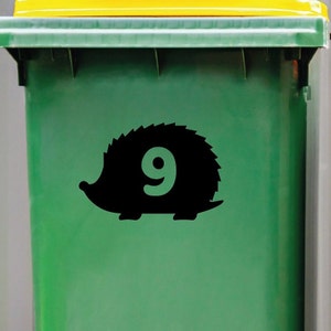 Lot de 3 autocollants de poubelle à roulettes hérisson personnalisés de qualité supérieure | Numéros de bac | Numéro de maison du bac | Autocollant poubelle hérisson | Cadeau d'amoureux des animaux