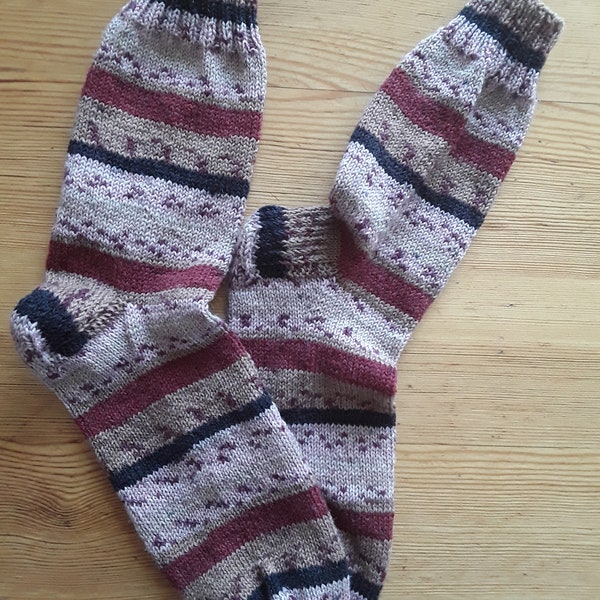 Gr. 42/43, Wollsocken, handgestrickte Strümpfe, verschiedene Farben, Muster & Größen, Omasocken, Unikat