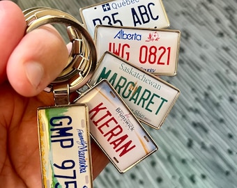 Gift Custom Canada License Plate Keychain - Personalized Canada Keyring, Hand made Tag For Car Owner, Gift For Birthday, Personalized Gift