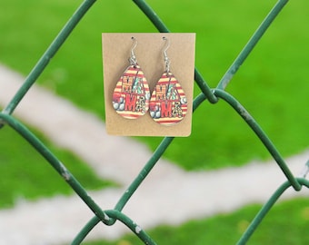 Perfect gift for mom! Mama earrings, drop style.