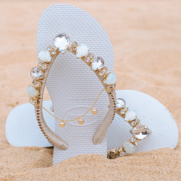 White rhinestones crystals in Slim flip flops| Elegant flip flops| Flip flops Havaianas for Women| bling flip flops, fancy flip flops