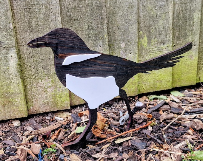 Wooden  Magpie
