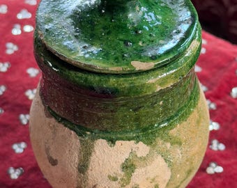 アンティークシルレ陶器の壺：緑釉トルコ蓋付き壺 - Etsy 日本