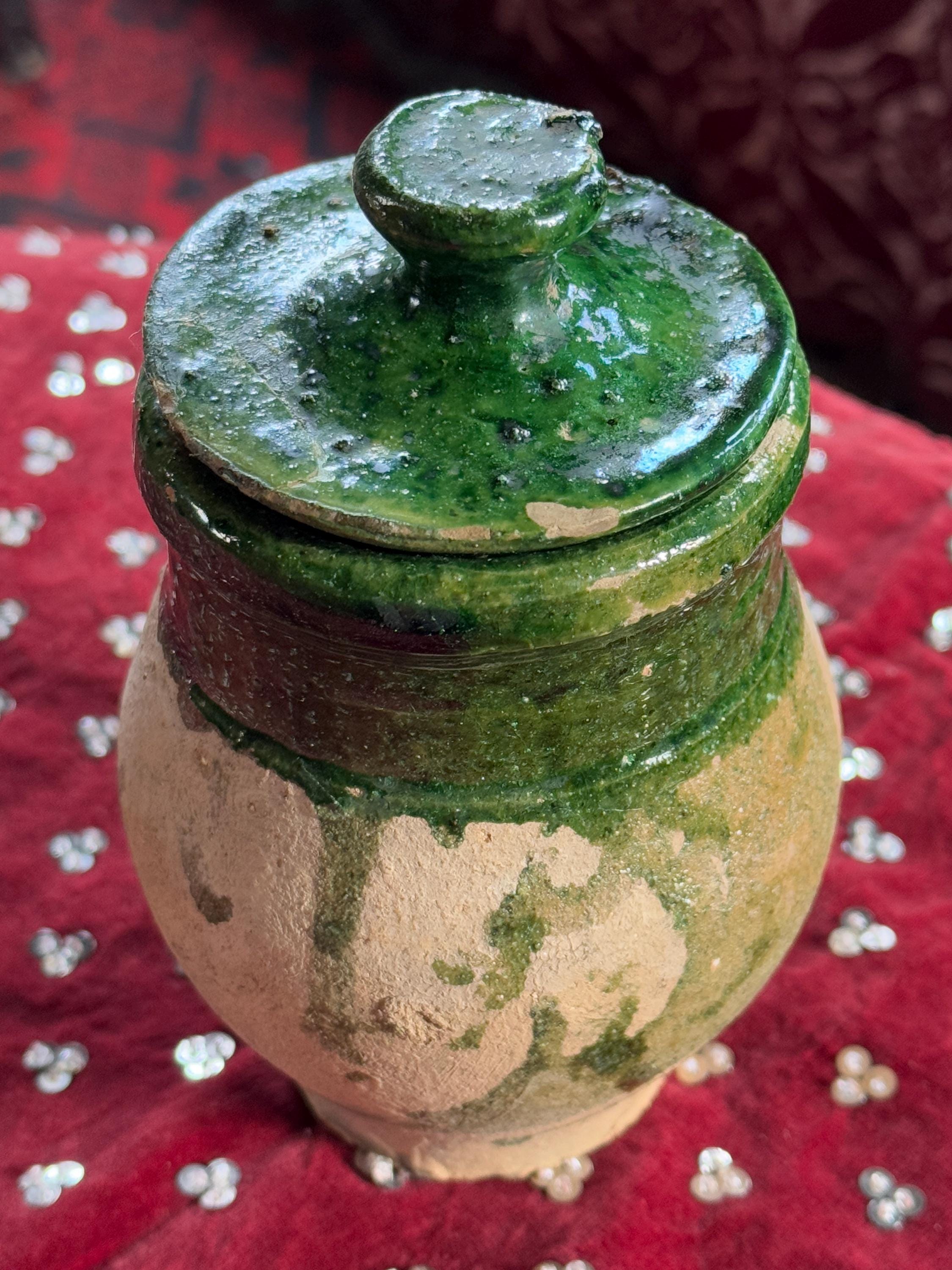 アンティークシルレ陶器の壺：緑釉トルコ蓋付き壺 - Etsy 日本