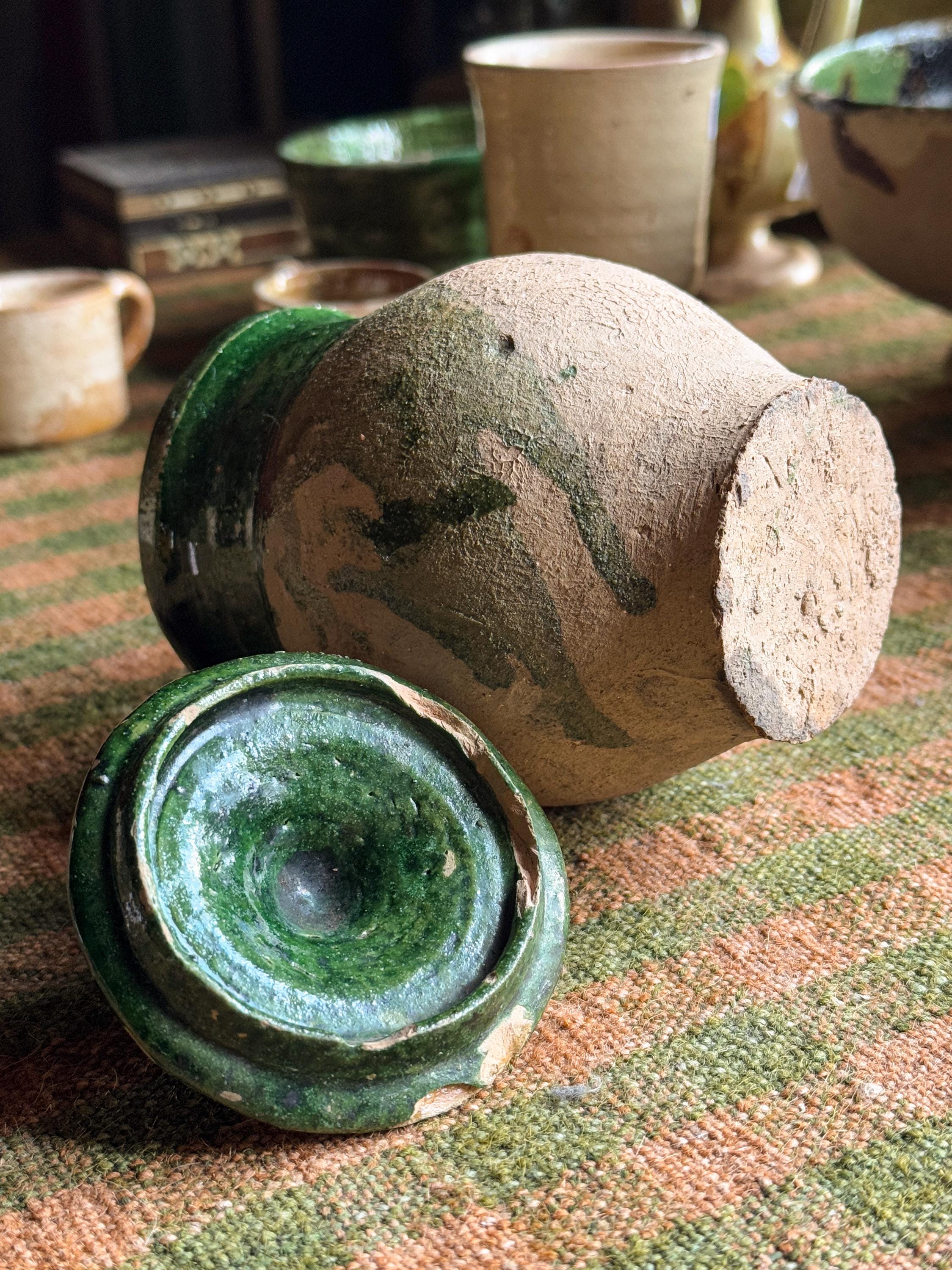 アンティークシルレ陶器の壺：緑釉トルコ蓋付き壺 - Etsy 日本