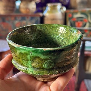 Antiguo y raro cuenco de terracota esmaltado en verde, cerámica antigua de Sille, regalo de cerámica antigua para decoración del hogar, cerámica primitiva