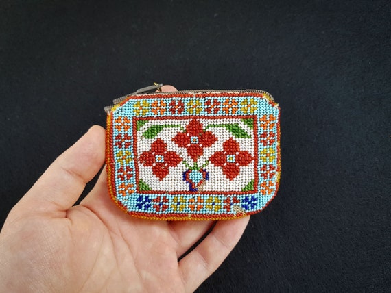 Antique beaded coin purse deals