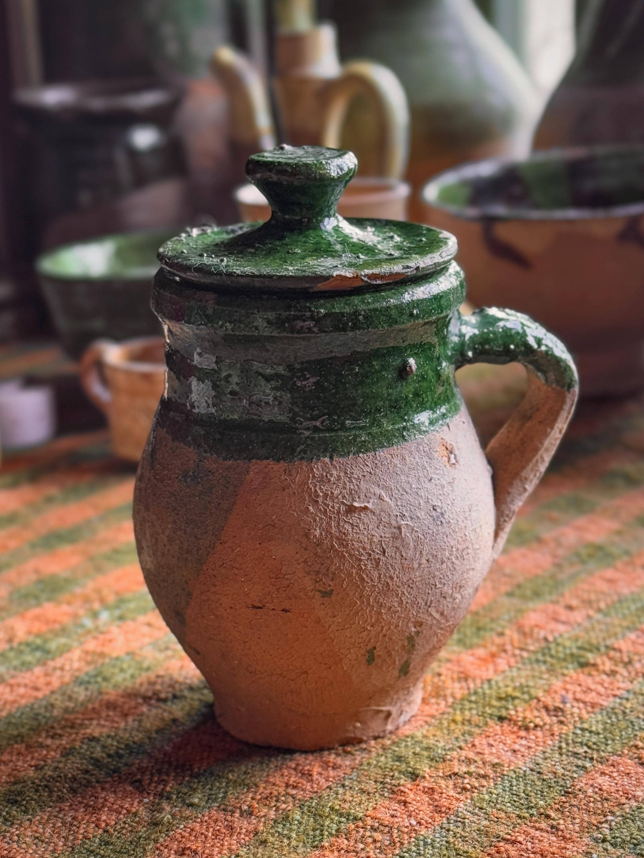 アンティークシルレ陶器の壺：緑釉トルコ蓋付き壺 - Etsy 日本