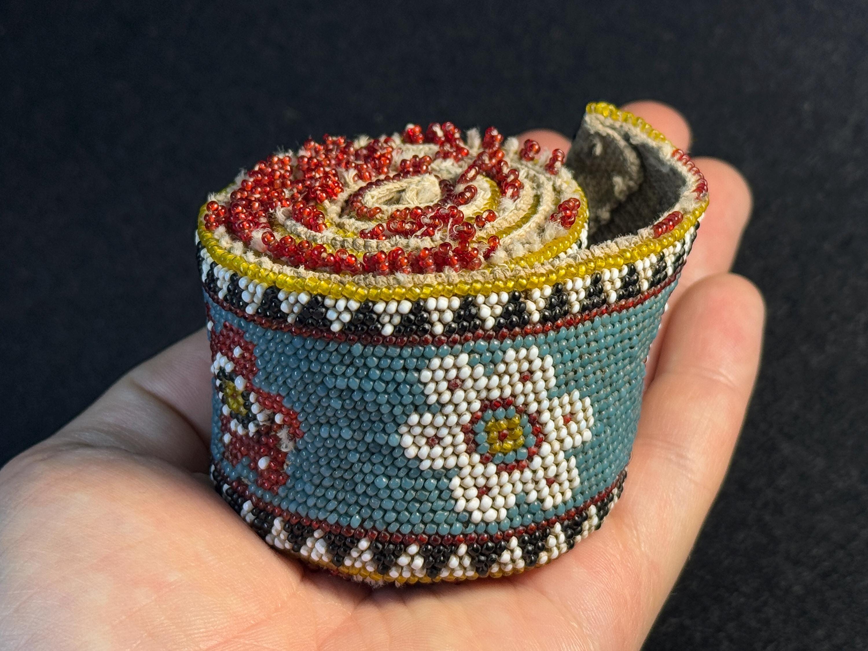 Antique Beaded Belt: Turkish Prison Art Floral Beadwork  display picture 2