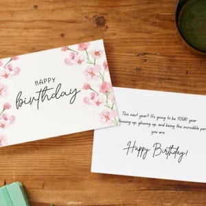 Cartão de aniversário floral em aquarela