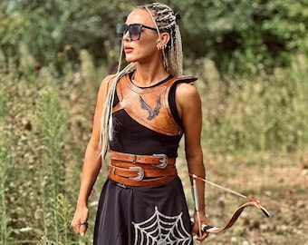 Armadura feminina de couro, fantasia feminina de couro, armadura de couro, armadura corporal, fantasia de cosplay, armadura, armadura de guerreiro, fantasia de guerreiro, armadura,