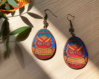 Folk art Owl wood dangling earrings | Wise owl Boho dangly | Autumn Woodland jewellery | Bohemian funky eco friendly statement oval earrings