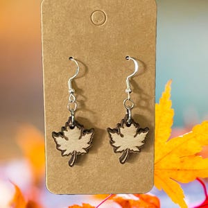 Herbst Ahornblatt Ohrringe aus Holz
