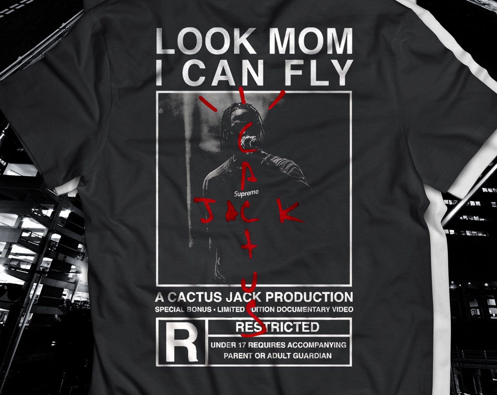 Discover Travis Scott Look Mama I Can Fly Unisex Doppelseitiges T-Shirt