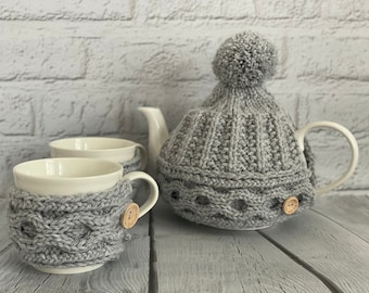 Knitting pattern - Aran tea cosy and mug cosies