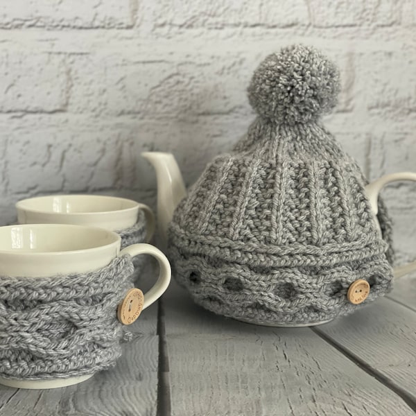 Knitting pattern - Aran tea cosy and mug cosies
