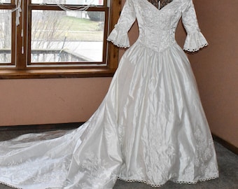 Stunning Demetrios Ball Gown Wedding Dress with Train // Size 10