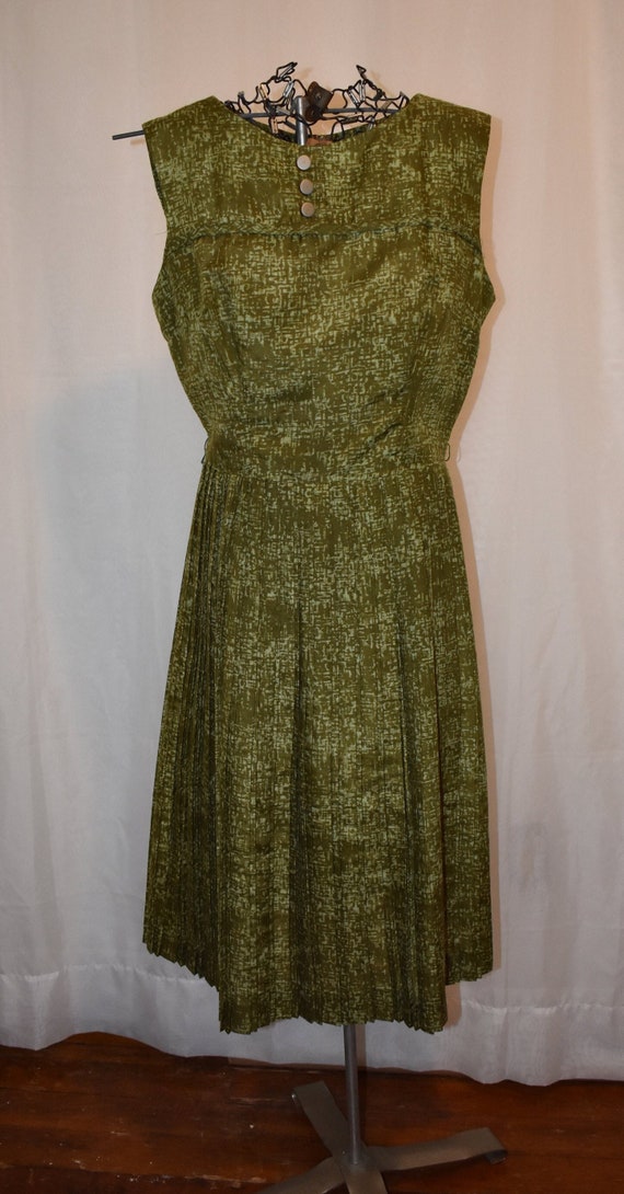 1960's Green Sleeveless Dress // Size 10-12