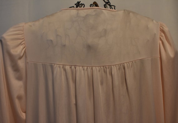 Peach Shadowline Robe // Size Medium - image 6