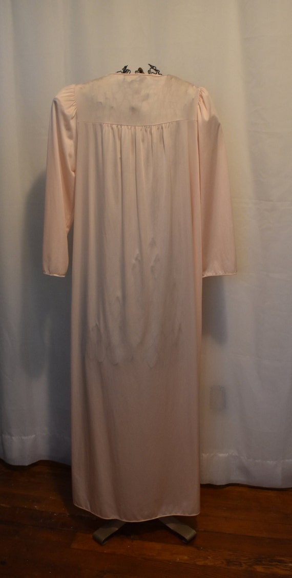 Peach Shadowline Robe // Size Medium - image 3