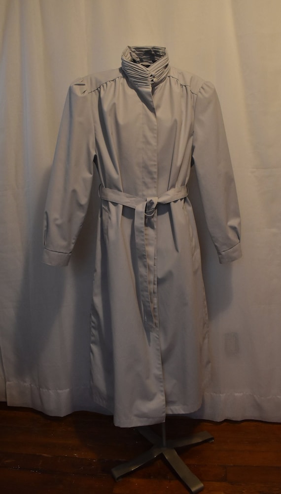 Fog Blue 1980's Sophisticate Miss Rain Coat // Siz