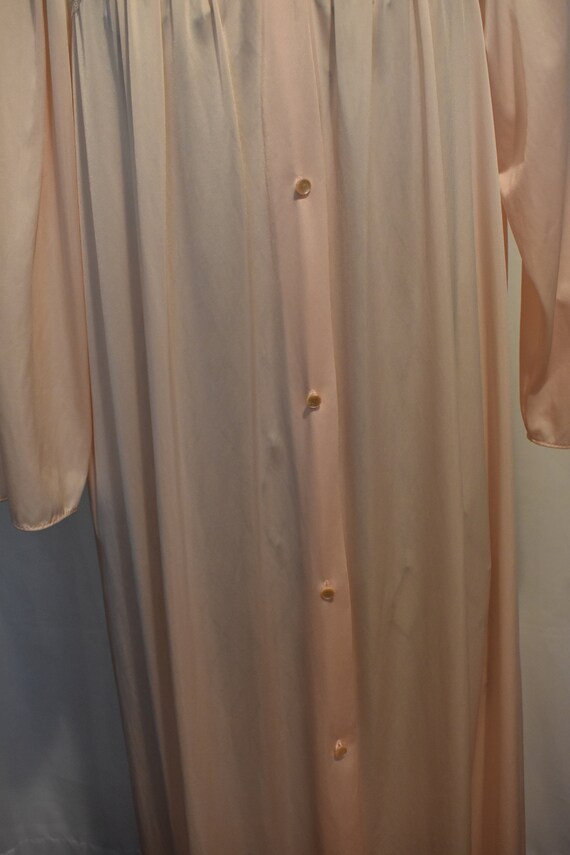 Peach Shadowline Robe // Size Medium - image 7