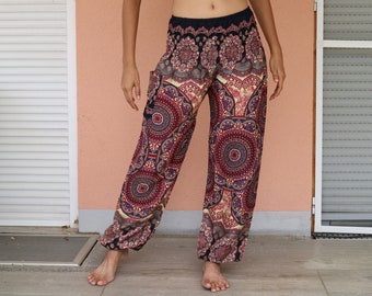 Dunkel Rote Sommerhose mit Mandalamuster und Elastikbund - Harem Pump Yoga Goa Aladdin Hippy Boho Gypsy Ballon Baggy Hose aus Viskose