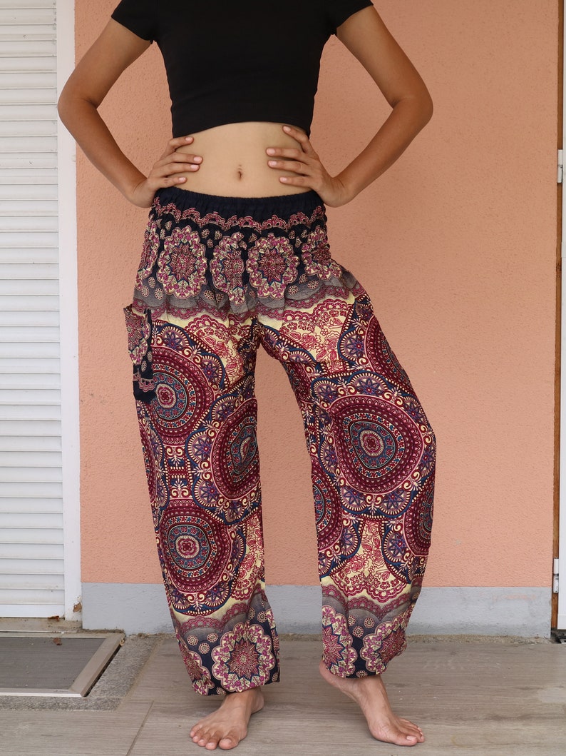 Dunkel Rote Sommerhose mit Mandalamuster und Elastikbund Harem Pump Yoga Goa Aladdin Hippy Boho Gypsy Ballon Baggy Hose aus Viskose Bild 5