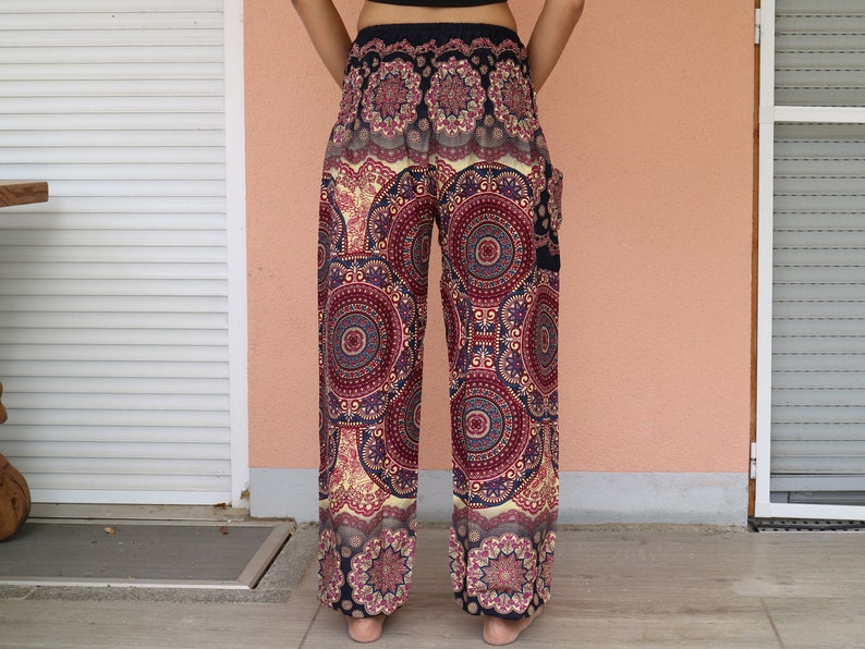 Dunkel Rote Sommerhose mit Mandalamuster und Elastikbund Harem Pump Yoga Goa Aladdin Hippy Boho Gypsy Ballon Baggy Hose aus Viskose Bild 4