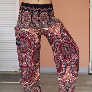 Dunkel Rote Sommerhose mit Mandalamuster und Elastikbund Harem Pump Yoga Goa Aladdin Hippy Boho Gypsy Ballon Baggy Hose aus Viskose Bild 8