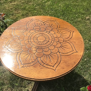 Engraved coffe table