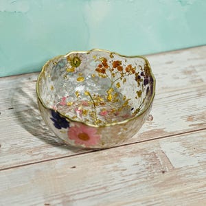Unique Custom Resin Ring Bowl - Catch-All Key Holder & Decorative Trinket Dish - Jewelry Holder Gift
