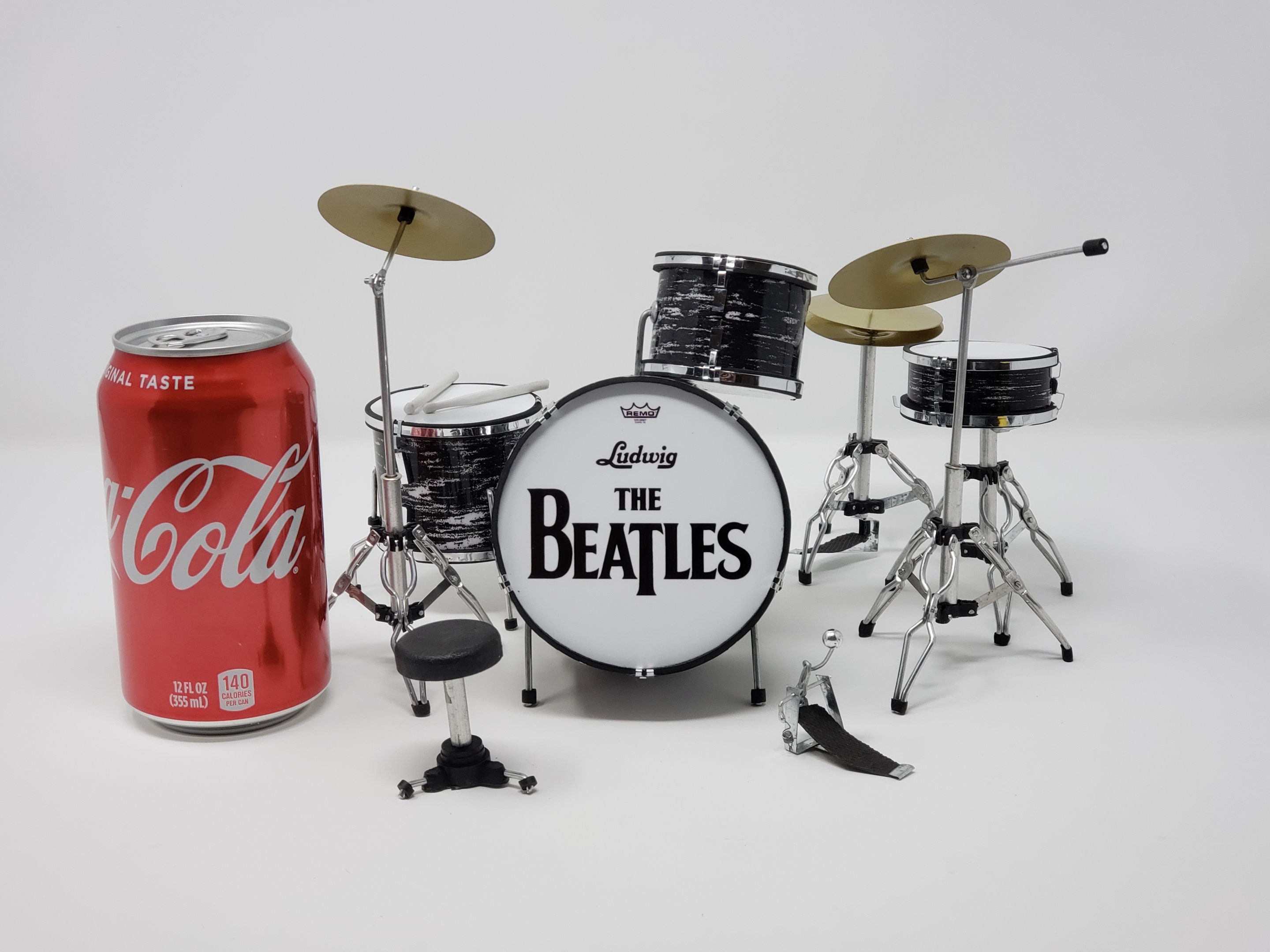 bateria musical miniatura - regalo de los beatles 