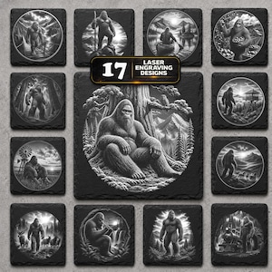 Puede incluir: Un conjunto de 17 posavasos de pizarra negra con ilustraciones de Bigfoot grabadas con láser. Cada posavasos cuadrado muestra una escena monocromática única de la criatura en diversos entornos naturales, incluyendo bosques y montañas.