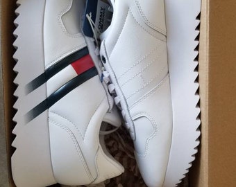 tommy hilfiger trainers size 5
