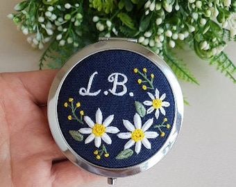 Embroidered Pocket Mirror|Personalized Floral Embroidery|Vintage Daisy Embroidered Hand Mirror|Make Up Mirror|Compact Mirror|New Mom Gift