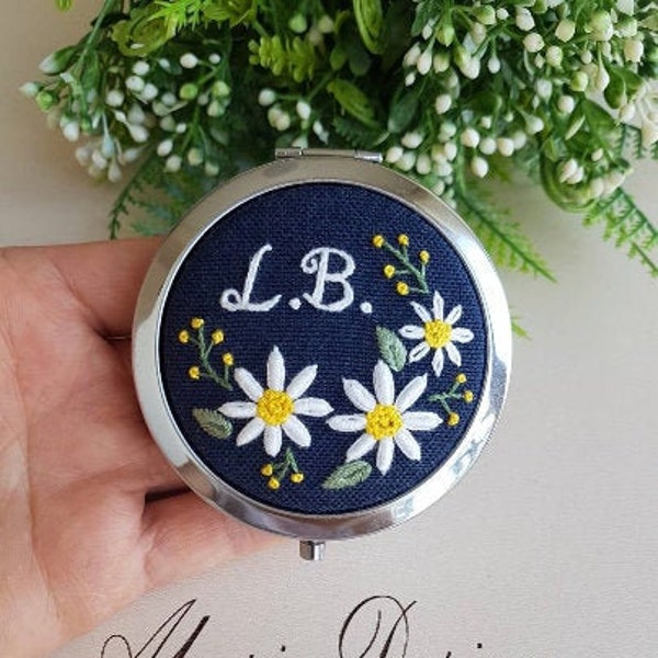 Miroir de poche brodé|Broderie florale personnalisée|Miroir à main brodé Daisy vintage|Miroir de maquillage|Miroir compact|Cadeau de nouvelle maman