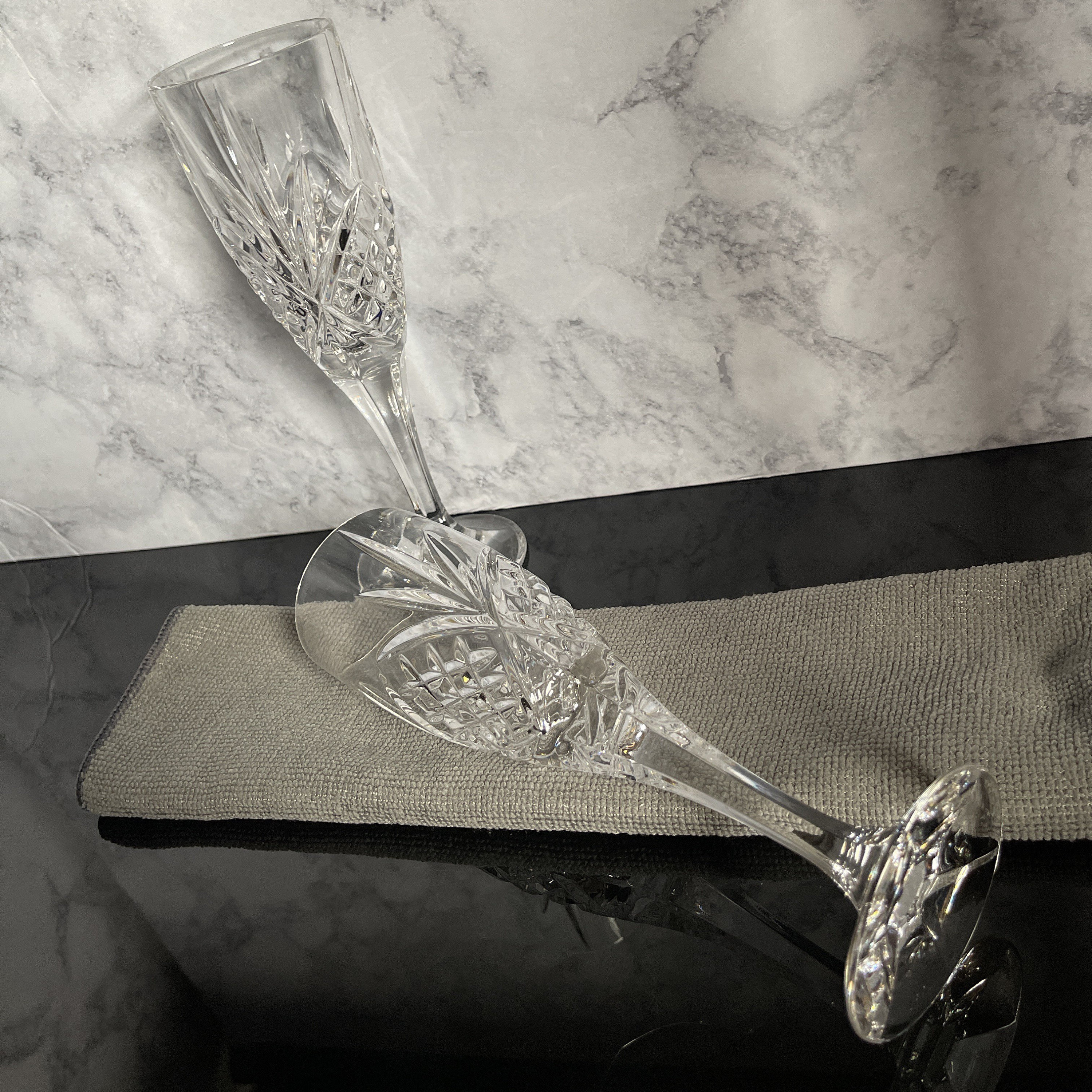 Dublin by Godinger Champagne Flutes, Set of 2 Vintage Toasting Glasses, Crystal Clear Champagne