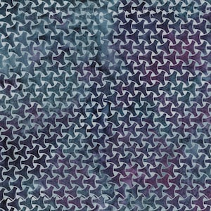 Può includere: Motivo geometrico astratto in tonalità di blu e viola. Il motivo è composto da forme ripetute che assomigliano a triangoli.