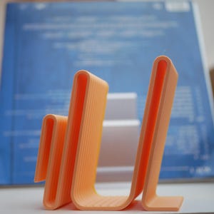 Modern Wavy Design Vinyl Record Holder – Original Record Stand for Storing and Displaying Your Vinyl Albums