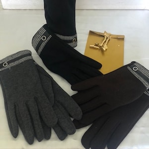 Houndstooth print glove with faux leather trim and silver button/women&#39;s glove/Black and white/Brown and white/Gift/Soft/Warm/Elegant